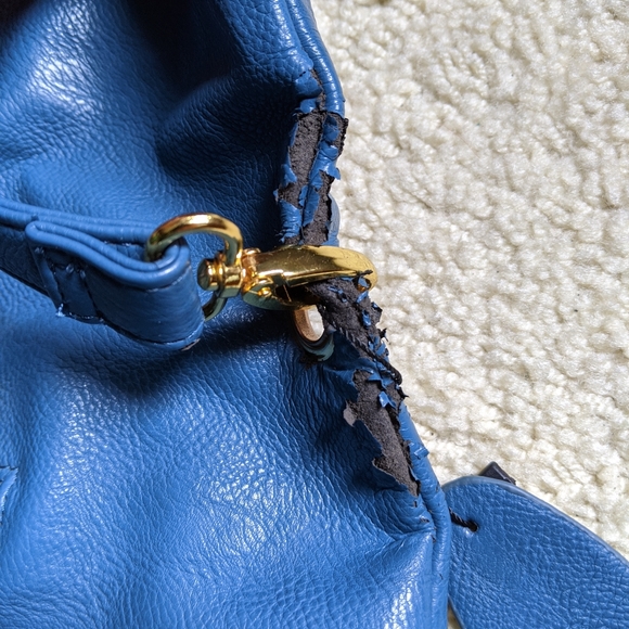 Crossbody lips bag - Picture 4 of 7